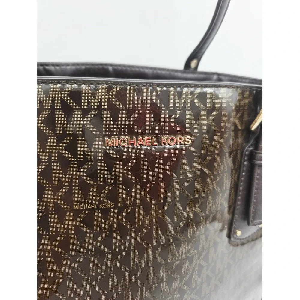 Michael Kors Signature Glossy Logo Voyager East West Tote brown gold bag WALLET
